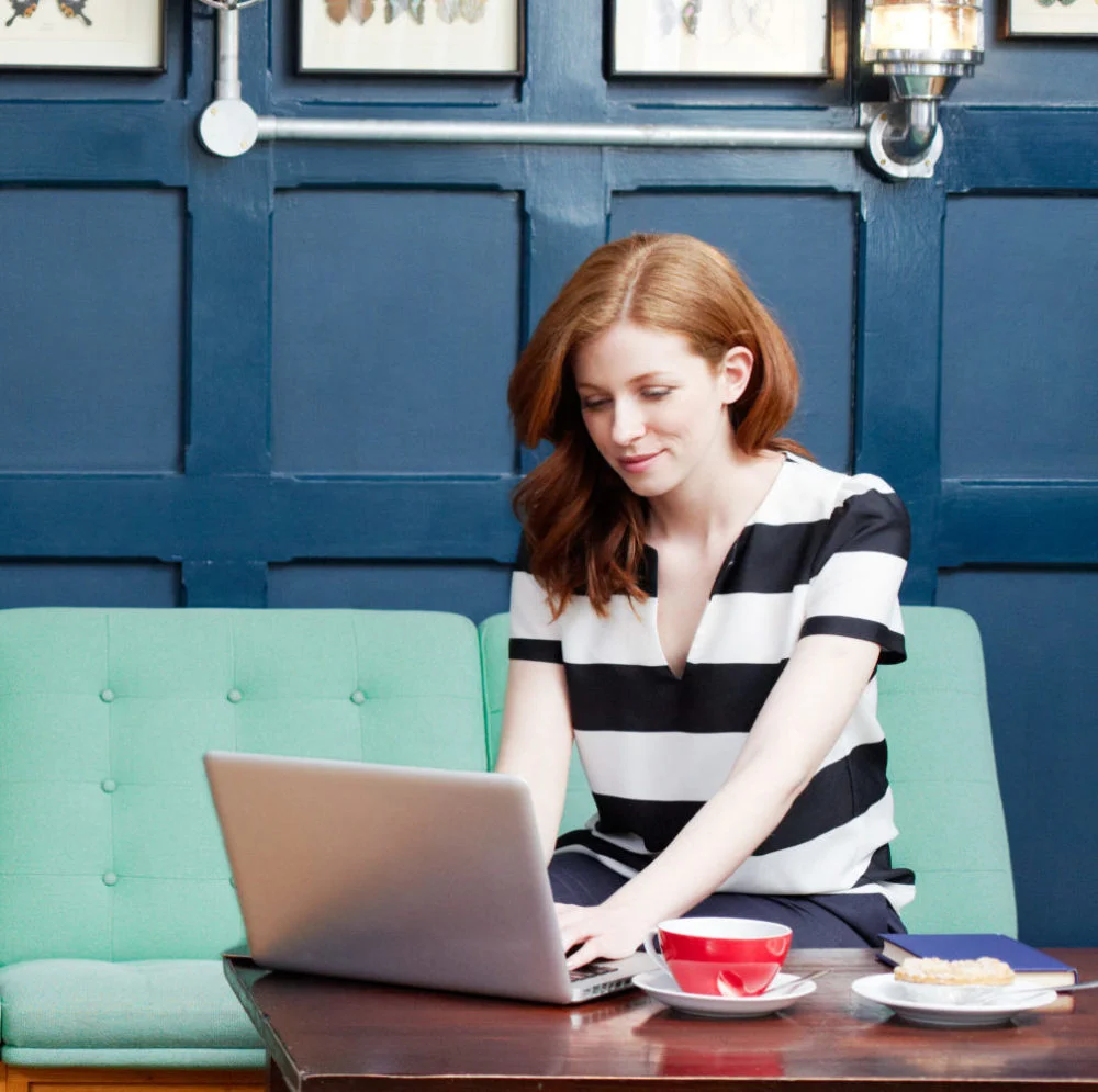 Happy-Laptop-User-e1487401361446-1000x995